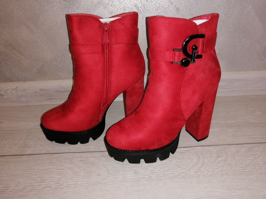 Дамски официални обувки и боти