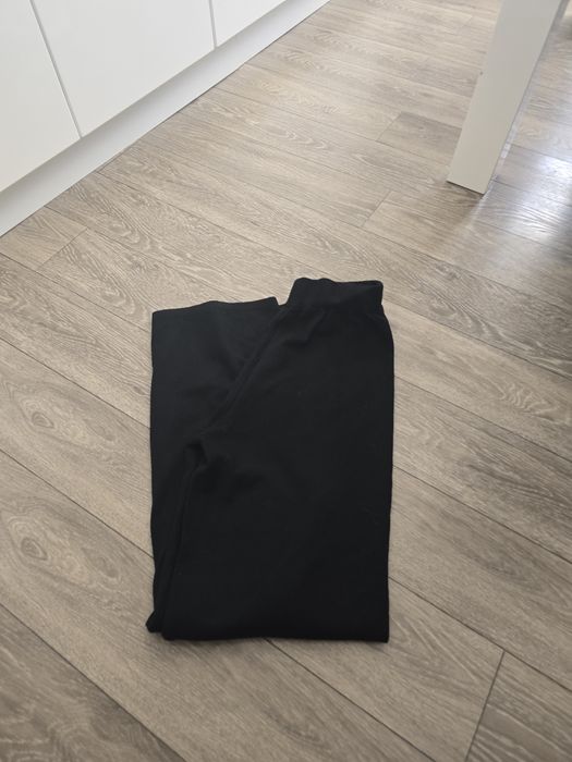 Pantaloni negri ,finuți, purtati o data