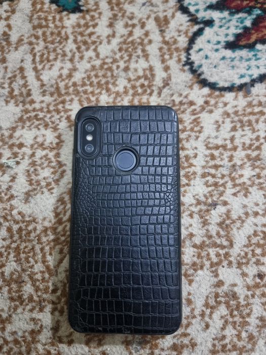 2 ta telefon SOTILADI (Realme + Redmi)