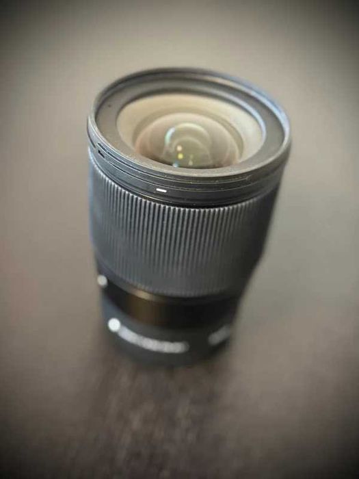 Obiectiv foto Sigma 16mm F1. 4 DC DN