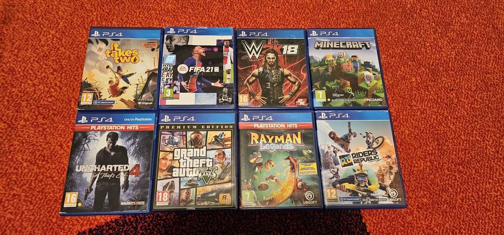 PS4 Pro Custom + 2 controllere + stație încărcare + 8 jocuri