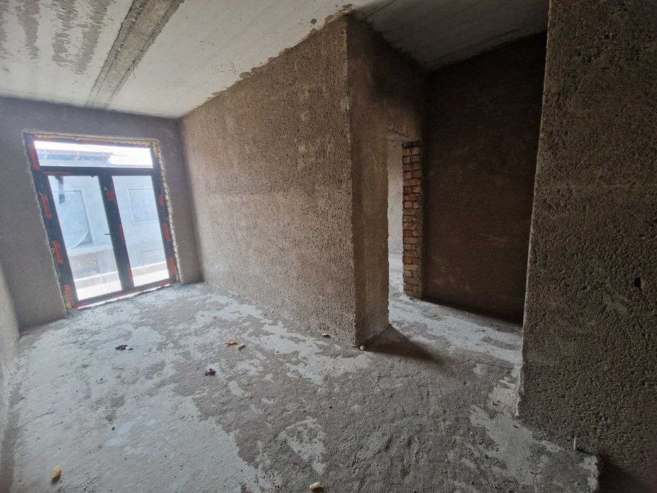 Samarqand shahri, Chayniyda Town House sotiladi