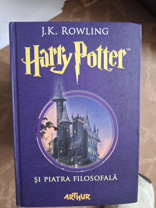 Vand cărți Harry Potter