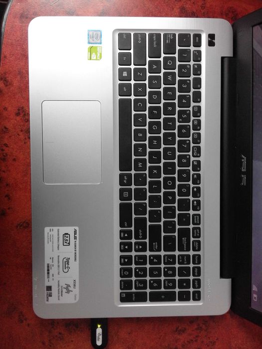 Laptop Asus cu procesor i7, SSD si card video