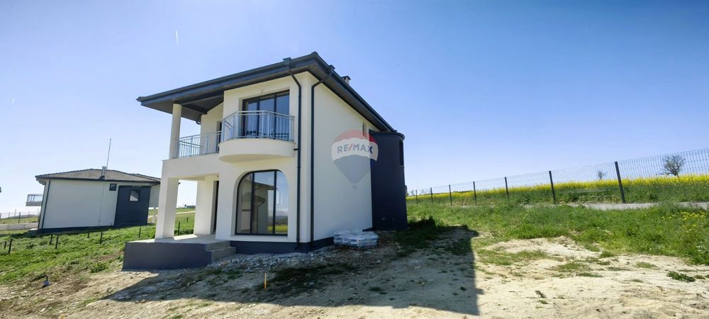 Фамилна двуетажна къща за продажба, с.Кичево, обл.Варна, ЙГ