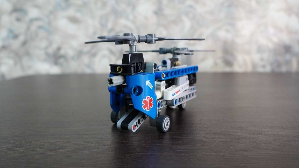 Конструктор LEGO Technic [42020] - Спасательный-вертолет