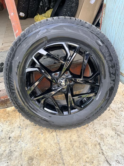 Продам оригинальные диски Hyundai с зимней резиной