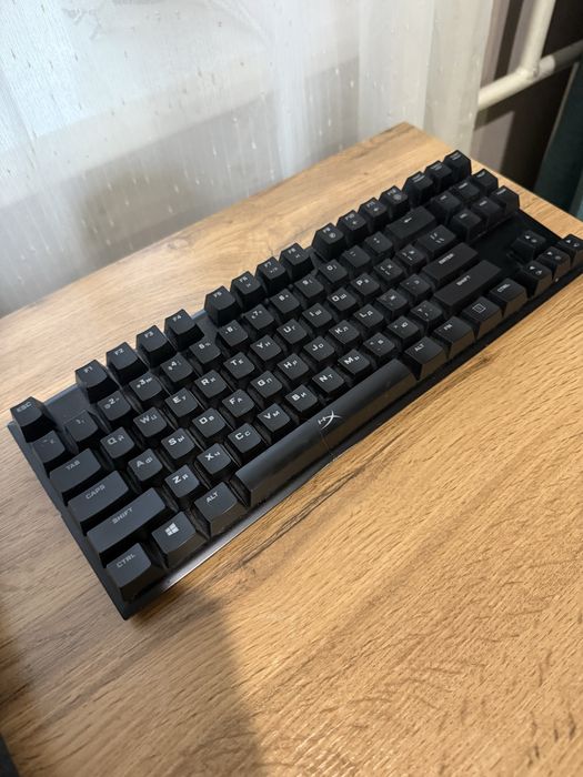Продам клавиатуру HyperX механика