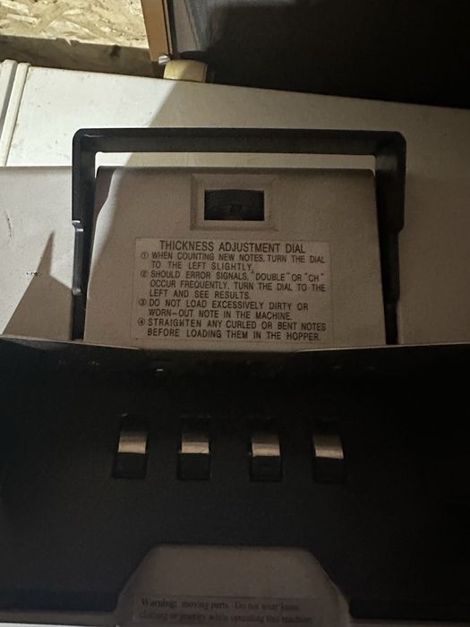 Продам счетную машинку для денег