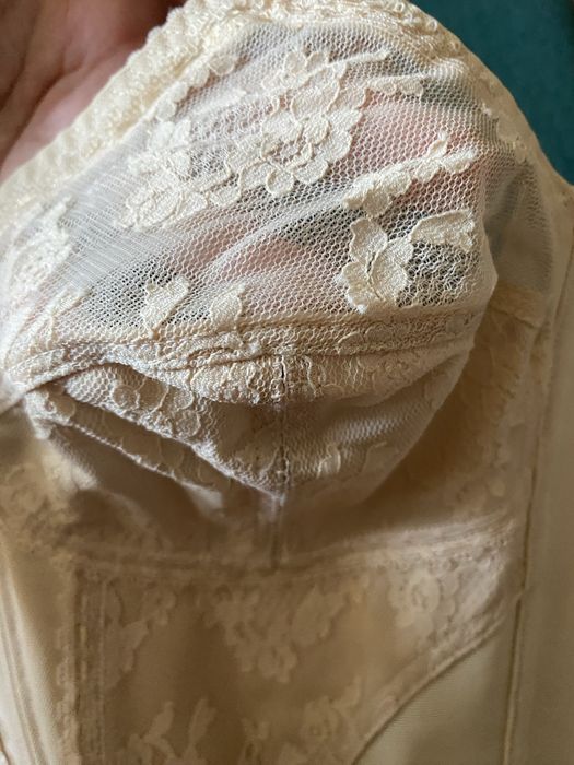 Sutien   corset / bustiera      NOU     Bej TRIUMPH