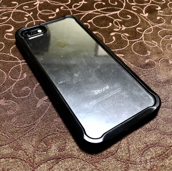 Продажа Iphone 7 / 128гб Ориг батарея держит 72% пару чехлоф в Подарок