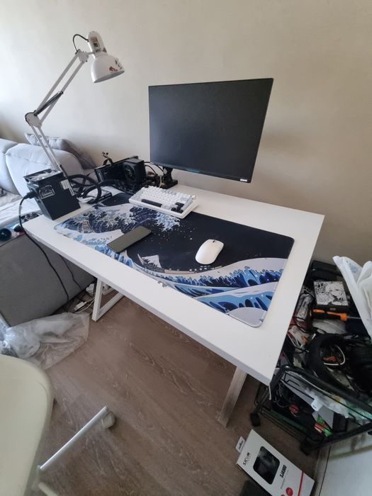 Продам белый стол 110х70