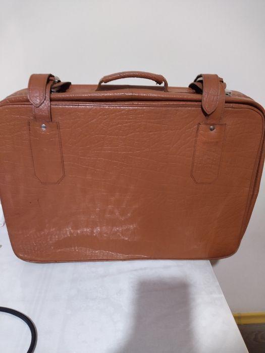 Чемодан кожаный(Чехословакия)