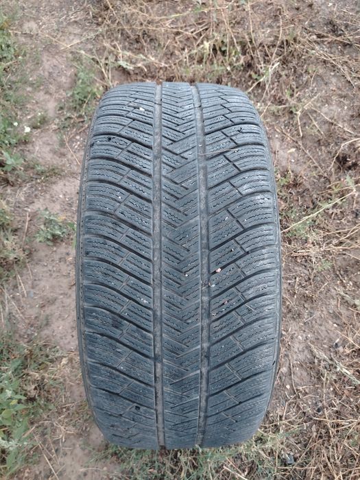 Продам шины  265/45 р20