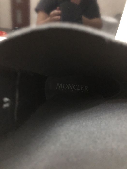 Продам MONCLER челси
