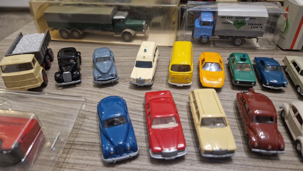 Colectie autovehicule scara HO 1:87