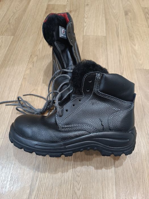 Продам ботинки и сапоги