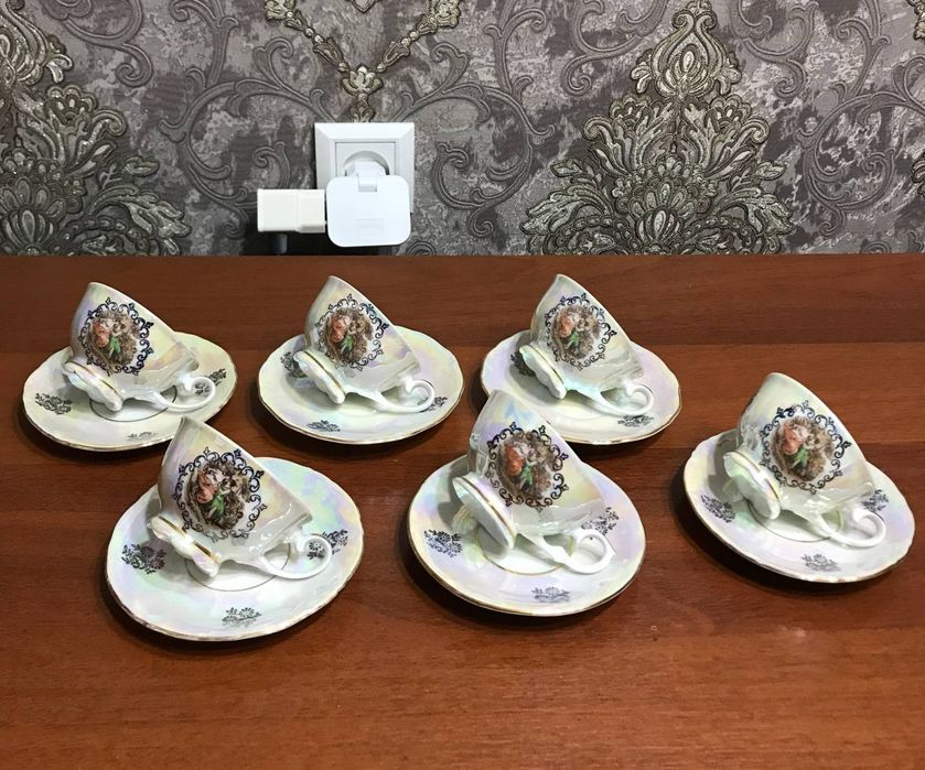 Кофейные пары Мадонна.Перламутр.ГДР.Цена:80.000 пара.