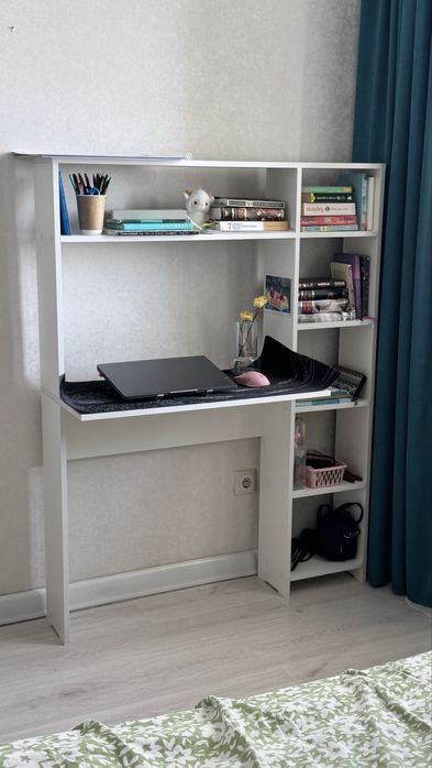 продам стол компьютерный с надстройкой