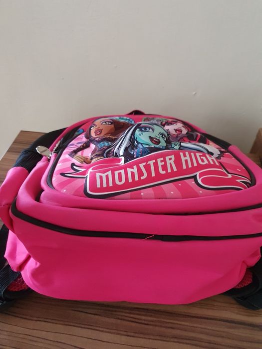 Продаю школьную сумку для девочки