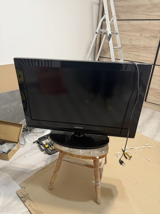 Tv samsung lcd 37 CM