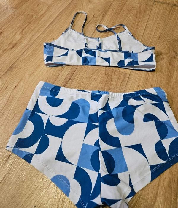 Costum de baie din doua piese