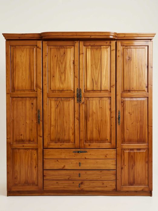 Ofer mobila second-hand cu pret extrem de redus