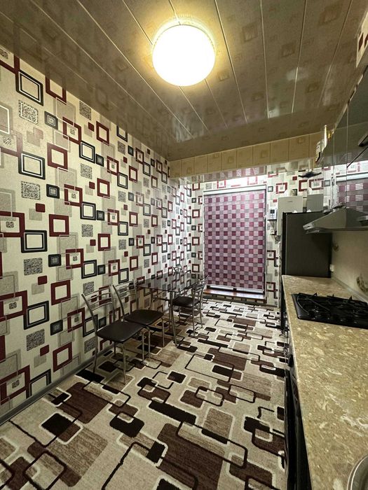 Квартира Қорасув мавзесида ижарага берилади: