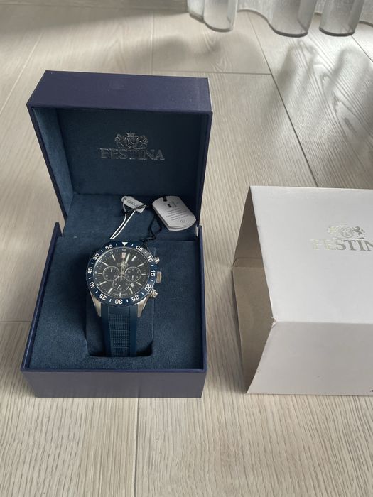 Часовник FESTINA