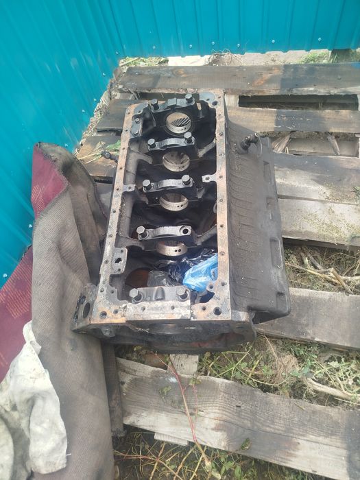 Продам запчасти на зил