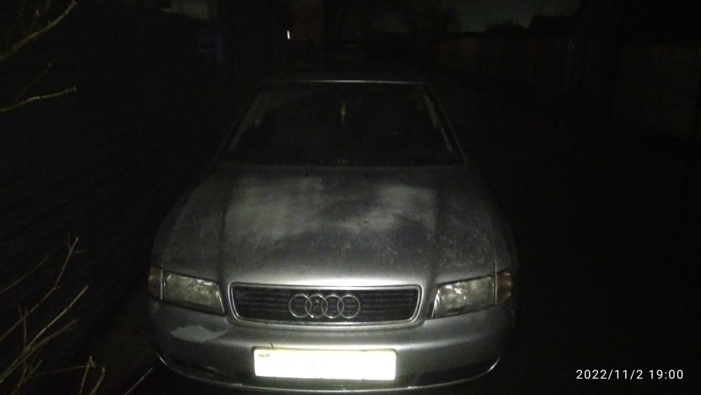 Продаётся машина AUDI A4