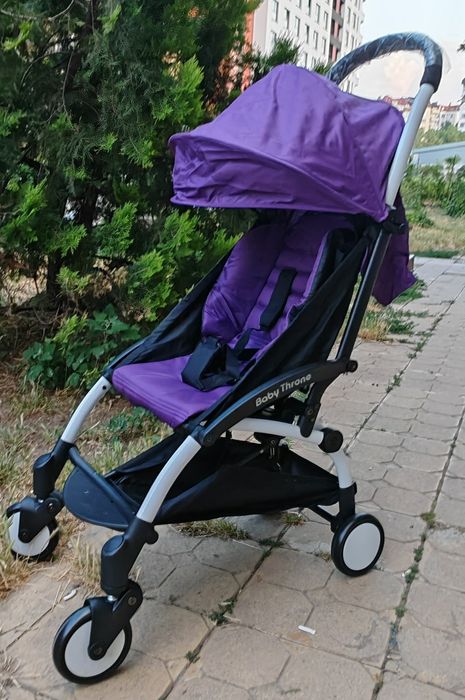 Нова олекотена сгъваема детска количка