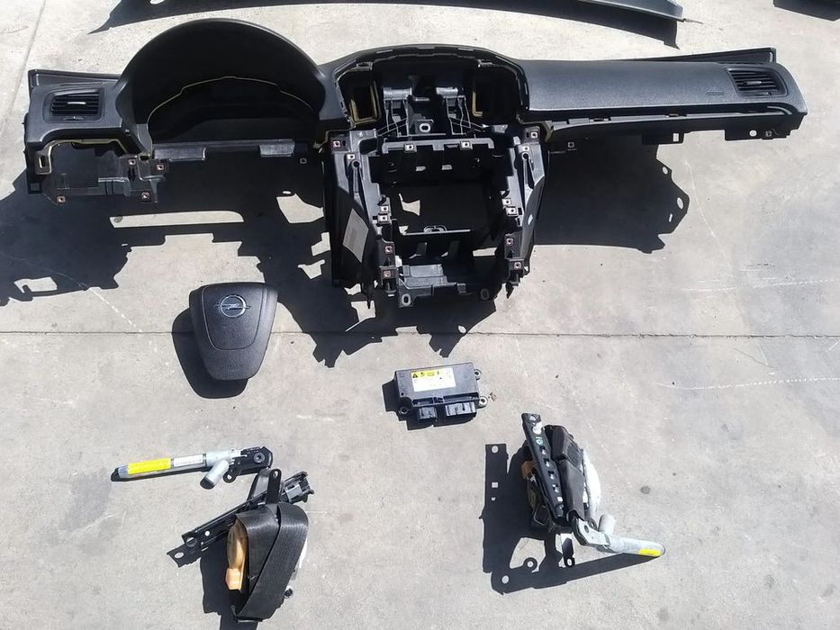 Kit plansa bord opel insignia a 2010 13505596 495050031
