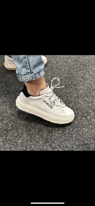 Нови и оригинални маратонки на Love Moschino- естествена кожа