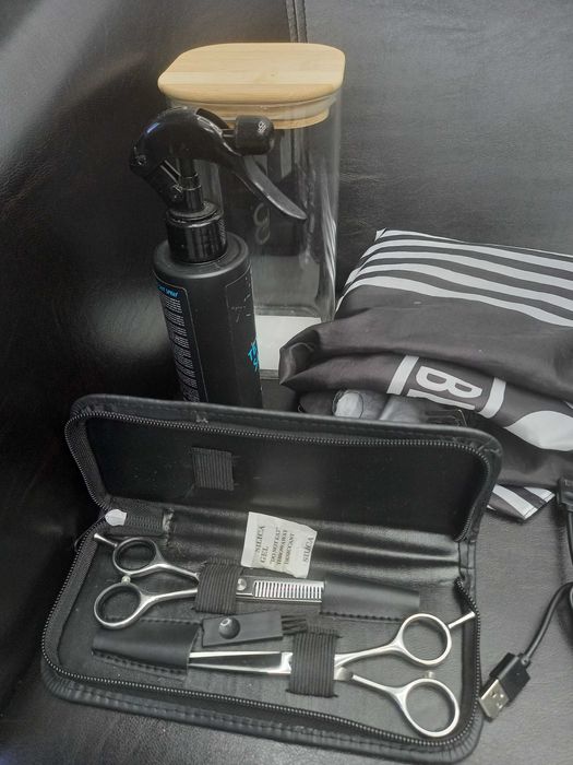 Vand set masini de tuns profesionale