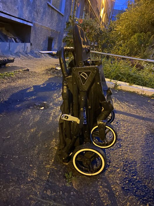 Продам детскую коляску