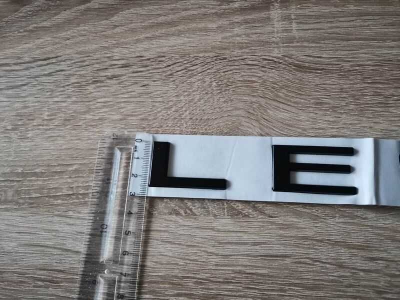 черен надпис Seat Leon