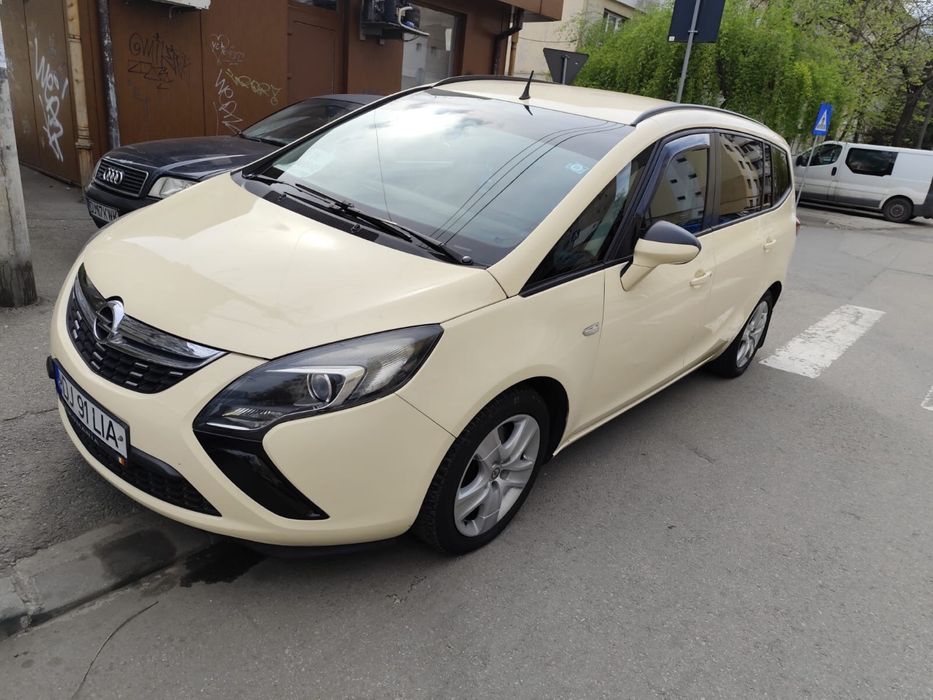 Opel Zafira 2015