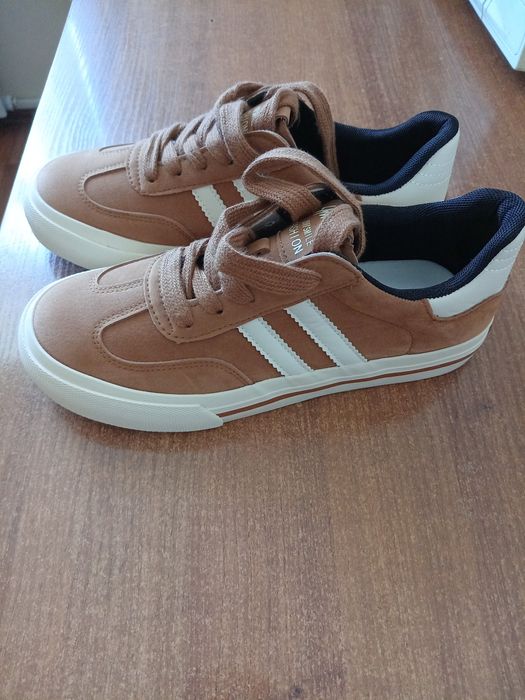 Продам кроссовки мужские