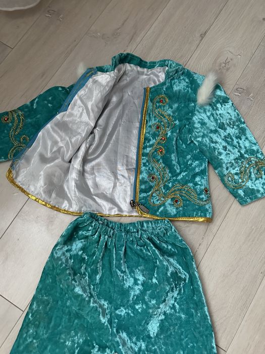 Іш киімдегі модақ