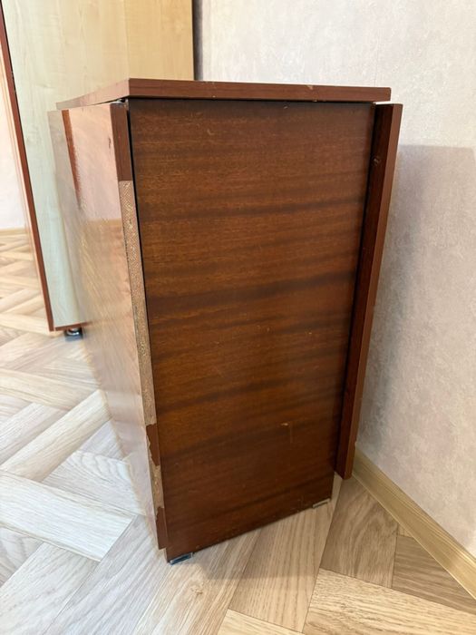 Стол книжка.