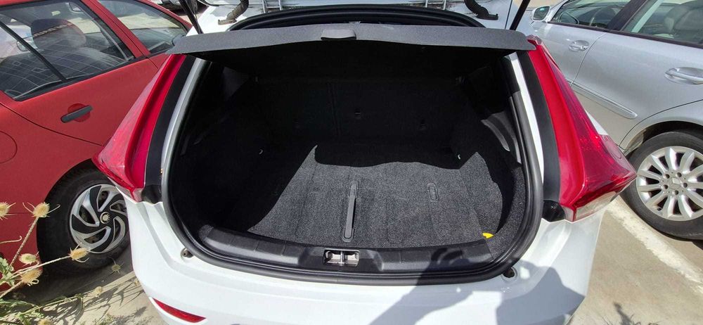 VOLVO V40 AF 2015