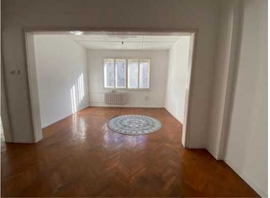 3-стаен с вестибюл, масивна сграда, стоманобетонни плочи, център