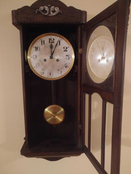 pendula perete  din 1927  Gustav Becker