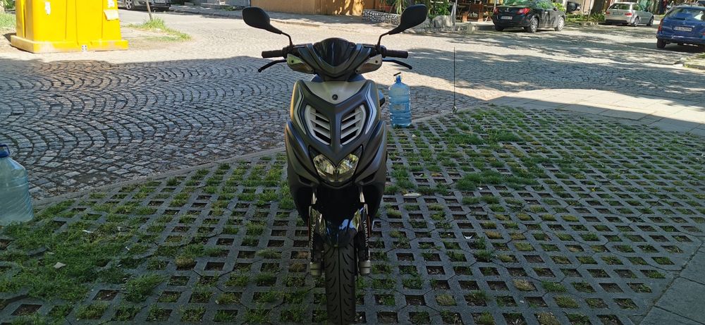 Продавам yamaha aerox R 50 cc 2014g