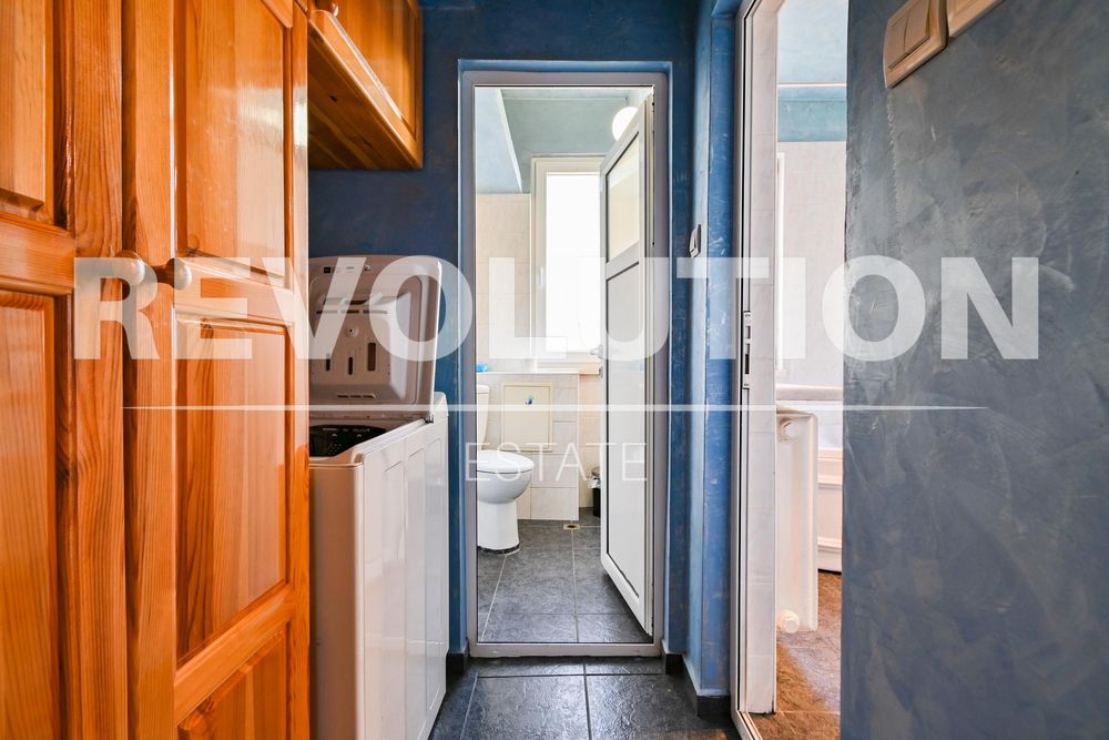 Дава се под наем Тристаен апартамент в София, Център - 135 кв.м за 1100 € - Снимка #17