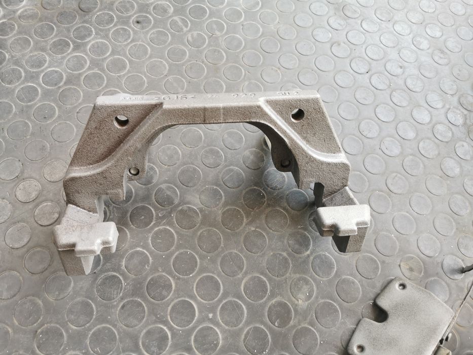 Предни спирачни апарати с дискове от BMW F10 F11 M50D 550D