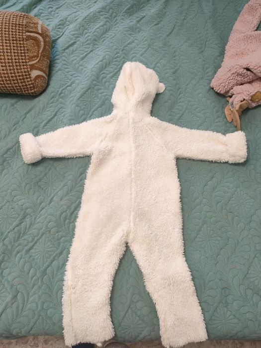 Продам детские куртки и комбинезоны