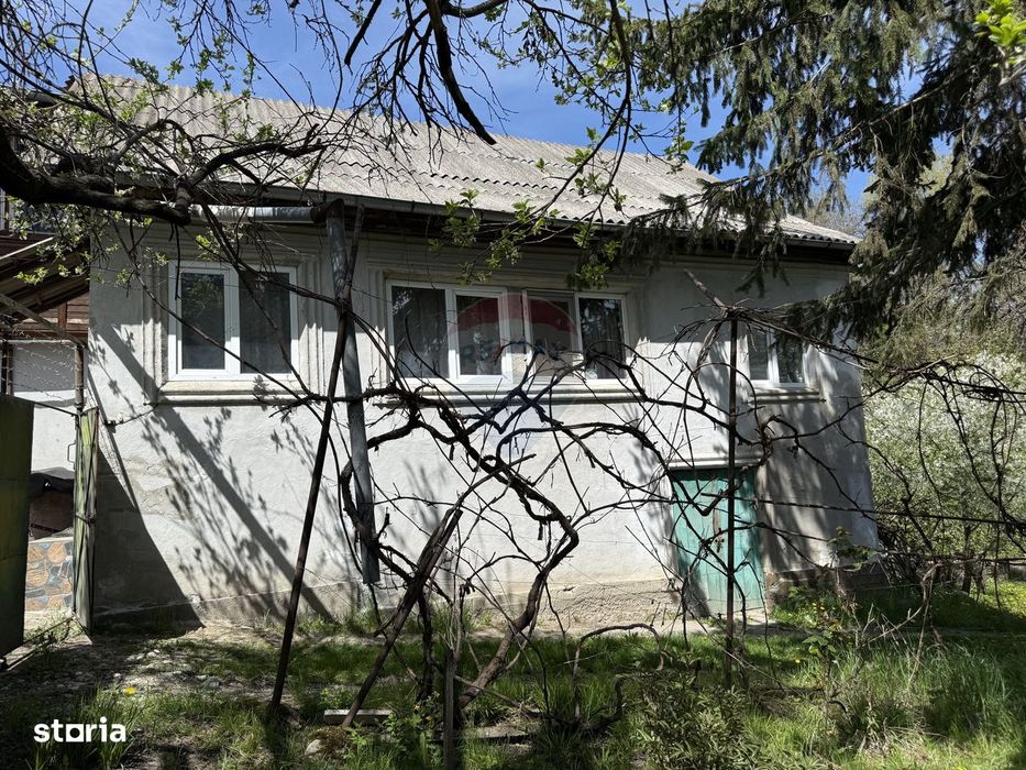Casă  de vânzare în zona Câmpulung înconjurată de natura
