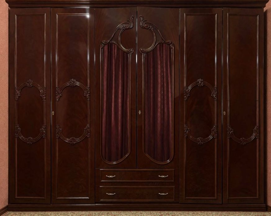 Продается гарнитур в спальню